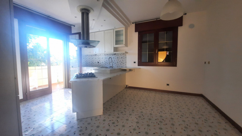 Porzione di Bifamiliare in centro a Mestrino
In una tranquilla via residenziale a pochi passi dal...