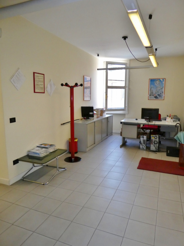 UFFICIO VENDESI A VICENZA OVEST, QUARTIERE SANTA BERTILLA - Rif. 8298
Comodissimo al  centro citt...