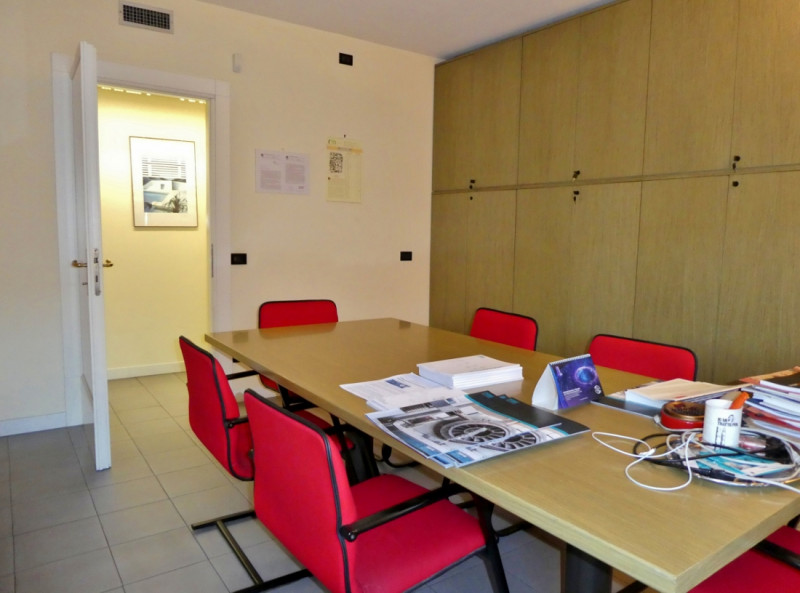 UFFICIO VENDESI A VICENZA OVEST, QUARTIERE SANTA BERTILLA - Rif. 8298
Comodissimo al  centro citt...
