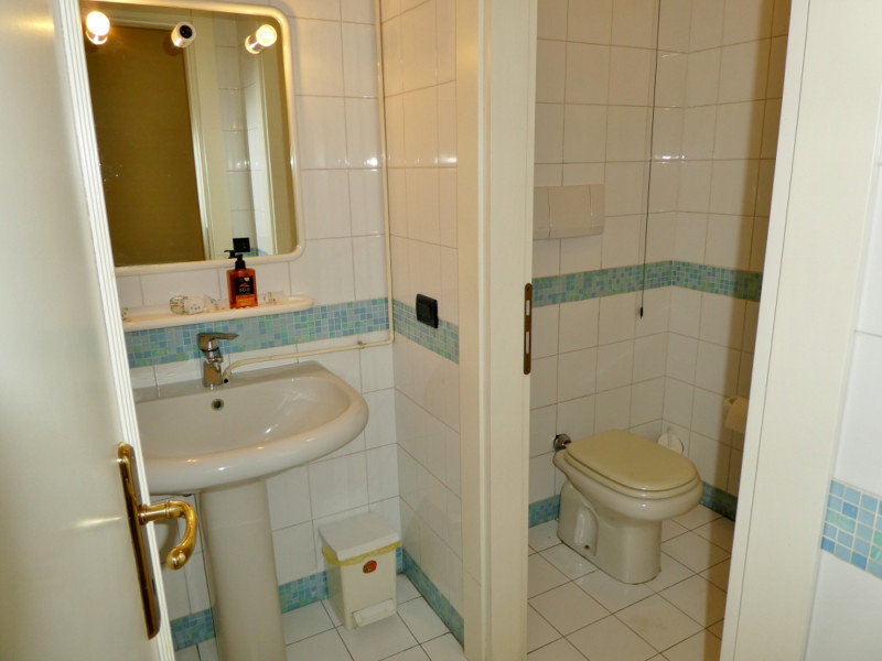 UFFICIO VENDESI A VICENZA OVEST, QUARTIERE SANTA BERTILLA - Rif. 8298
Comodissimo al  centro citt...