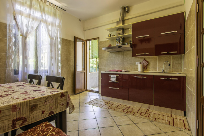 Arcella San Carlo: Ottima posizione comoda soprattutto a tutti i servizi in quanto situato in una...