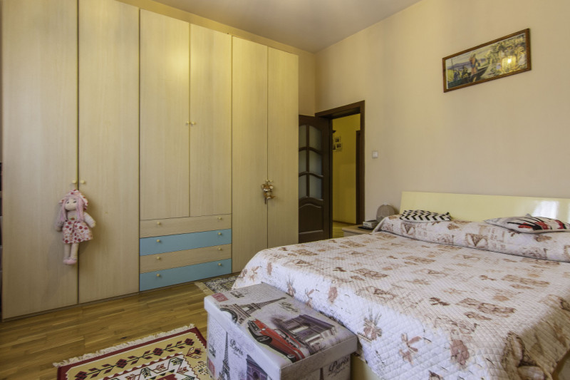 Arcella San Carlo: Ottima posizione comoda soprattutto a tutti i servizi in quanto situato in una...