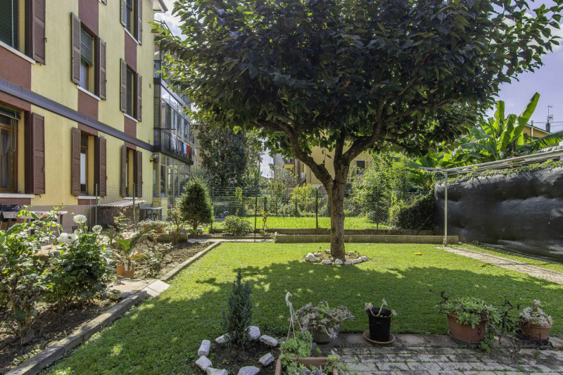 Arcella San Carlo: Ottima posizione comoda soprattutto a tutti i servizi in quanto situato in una...