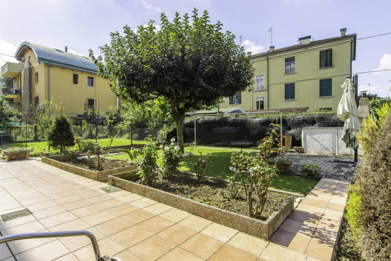 Arcella San Carlo: Ottima posizione comoda soprattutto a tutti i servizi in quanto situato in una...