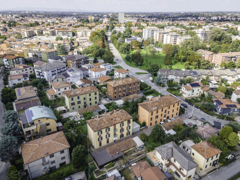 Arcella San Carlo: Ottima posizione comoda soprattutto a tutti i servizi in quanto situato in una...
