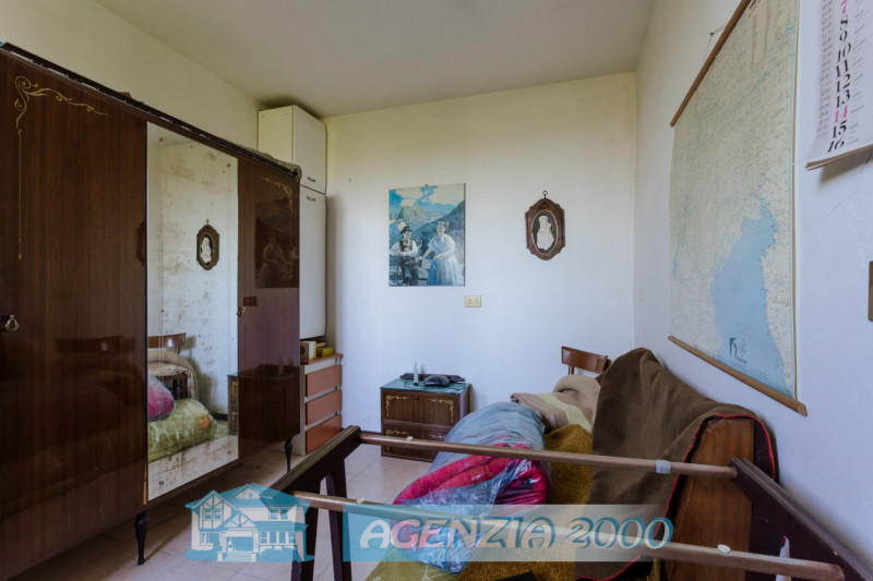 SCOPRI LA TUA NUOVA CASA !!! PERFETTA PER TE, CON AMPIO GIARDINO E ADDIRITTURA TRE GARAGE..., IN ...