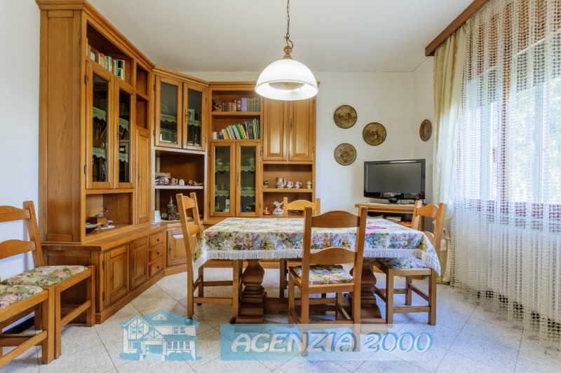 SCOPRI LA TUA NUOVA CASA !!! PERFETTA PER TE, CON AMPIO GIARDINO E ADDIRITTURA TRE GARAGE..., IN ...