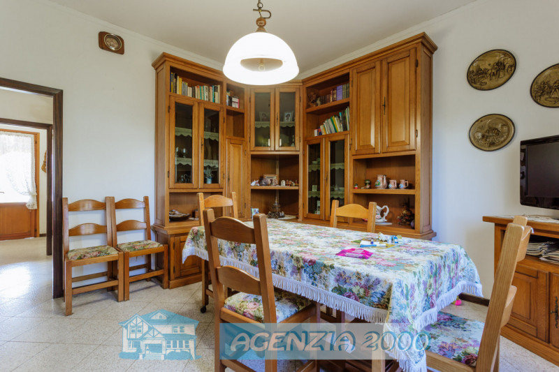 SCOPRI LA TUA NUOVA CASA !!! PERFETTA PER TE, CON AMPIO GIARDINO E ADDIRITTURA TRE GARAGE..., IN ...