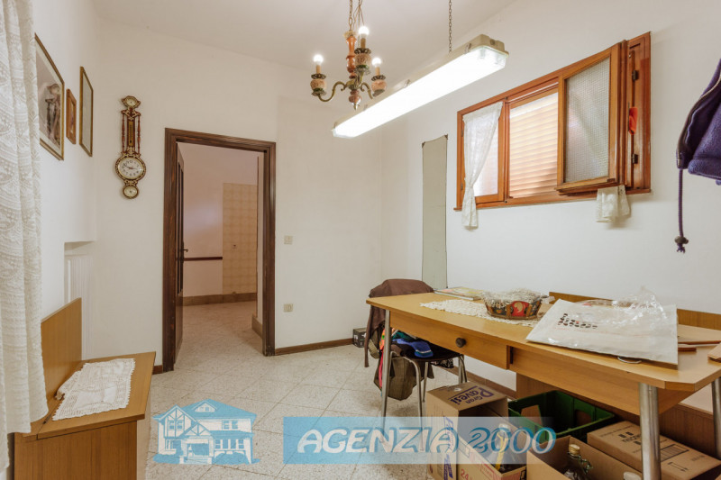 SCOPRI LA TUA NUOVA CASA !!! PERFETTA PER TE, CON AMPIO GIARDINO E ADDIRITTURA TRE GARAGE..., IN ...