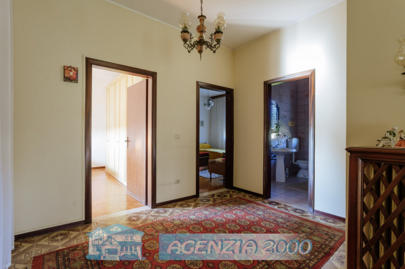 SCOPRI LA TUA NUOVA CASA !!! PERFETTA PER TE, CON AMPIO GIARDINO E ADDIRITTURA TRE GARAGE..., IN ...