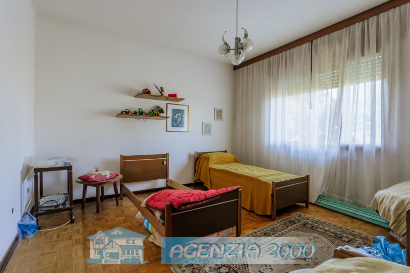 SCOPRI LA TUA NUOVA CASA !!! PERFETTA PER TE, CON AMPIO GIARDINO E ADDIRITTURA TRE GARAGE..., IN ...