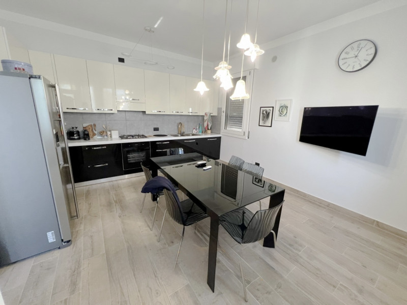 (Per INFO Cristina 3389226442) Situata a Montegrotto, comodissimo a tutti i servizi e trasporti, ...