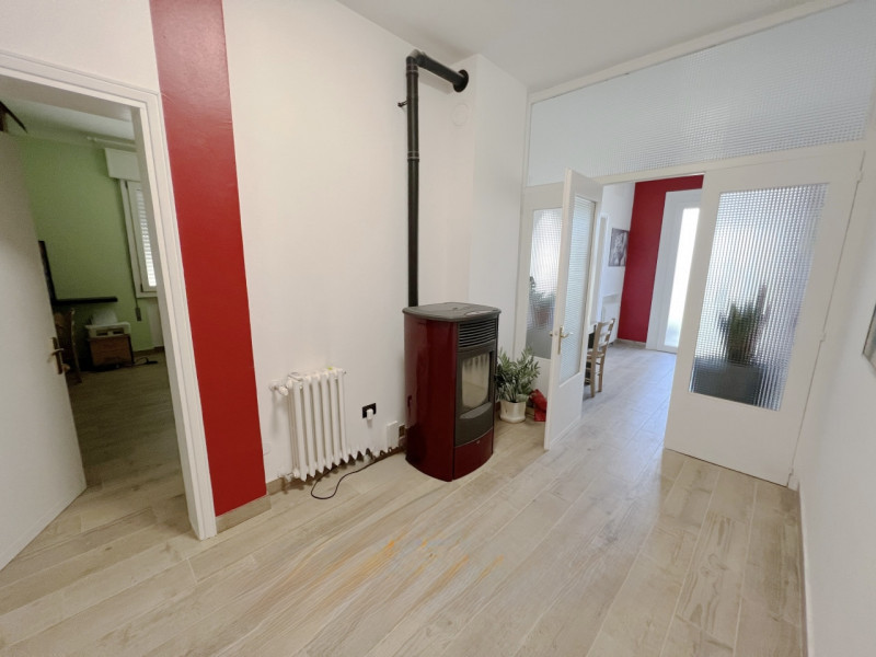 (Per INFO Cristina 3389226442) Situata a Montegrotto, comodissimo a tutti i servizi e trasporti, ...