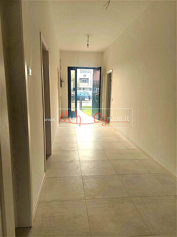 SELVAZZANO - (Rif.C051-s) - Proponiamo a scopo investimento - uno  splendido ufficio situato nel ...