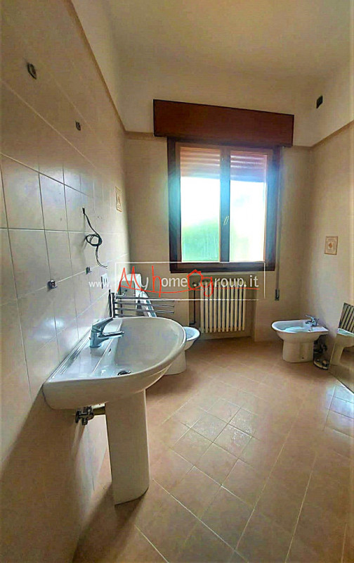 SELVAZZANO - (Rif.C051-s) - Proponiamo a scopo investimento - uno  splendido ufficio situato nel ...