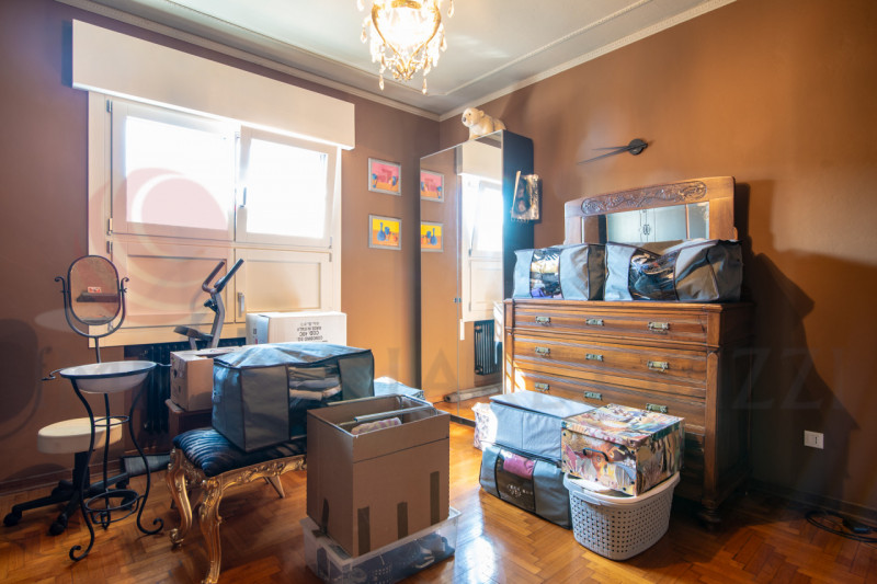 ALBIGNASEGO in zona Mandriola in vendita casa singola suddivisa in due appartamenti ideale quindi...