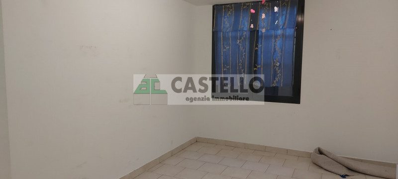 Vigodarzere in posizione centrale, fronte strada principale di passaggio, libero velocemente nego...