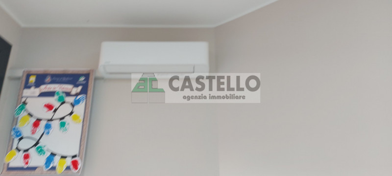 Vigodarzere in posizione centrale, fronte strada principale di passaggio, libero velocemente nego...