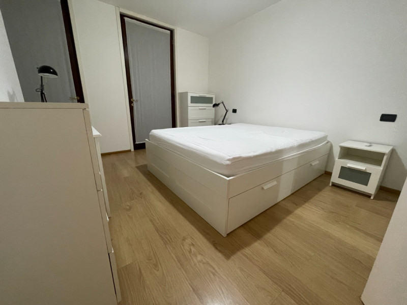 Affittasi a referenziati : studenti, lavoratori o professionisti, appartamento in via Savonarola ...