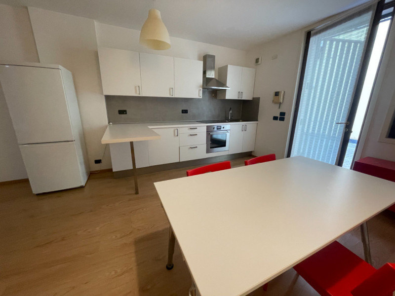 In una delle zone più ricercate di Padova, precisamente in via Savonarola, proponiamo in affitto ...