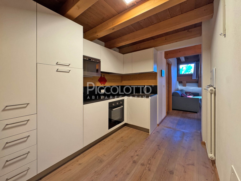 Rif. V5375 - Cortina d'Ampezzo - Attico Luminoso - Posto auto in garage

Scoprite un'opportunità ...