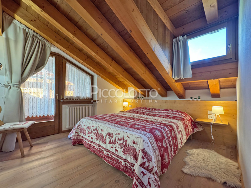 Rif. V5375 - Cortina d'Ampezzo - Attico Luminoso - Posto auto in garage

Scoprite un'opportunità ...