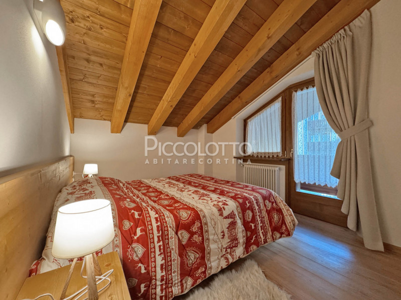 Rif. V5375 - Cortina d'Ampezzo - Attico Luminoso - Posto auto in garage

Scoprite un'opportunità ...