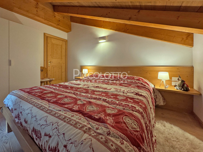 Rif. V5375 - Cortina d'Ampezzo - Attico Luminoso - Posto auto in garage

Scoprite un'opportunità ...