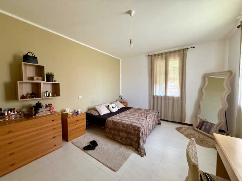 COMPOSIZIONE:
Favolosa villetta singola situata a Valbona composta al piano terra da ampia e lumi...