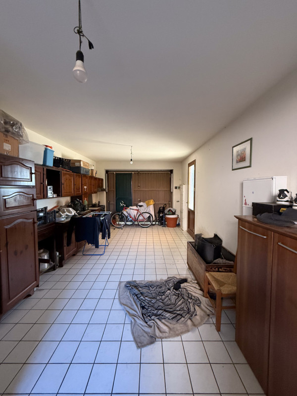 COMPOSIZIONE:
Favolosa villetta singola situata a Valbona composta al piano terra da ampia e lumi...