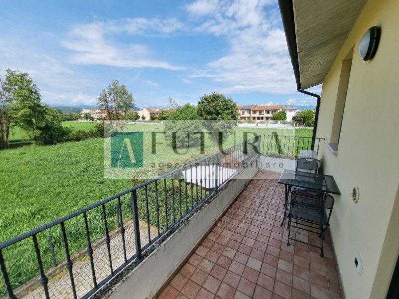 Deliziosa casa indipendente con giardino di circa 85 mq con garage di circa 18,5 mq e posto auto ...