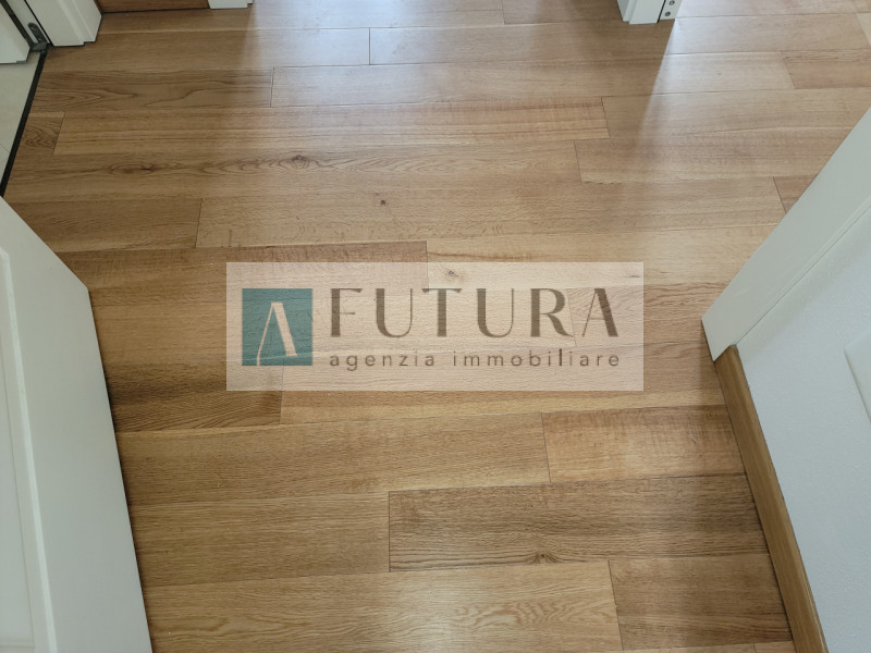 Deliziosa casa indipendente con giardino di circa 85 mq con garage di circa 18,5 mq e posto auto ...