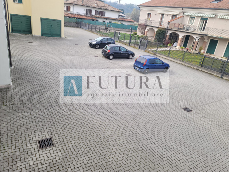 Deliziosa casa indipendente con giardino di circa 85 mq con garage di circa 18,5 mq e posto auto ...