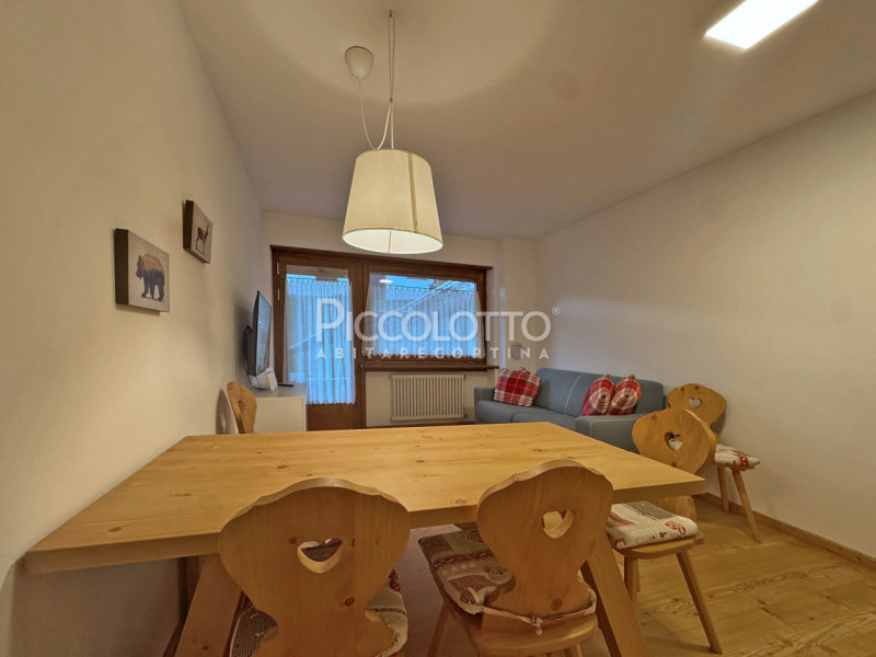 Rif. V5376 - Cortina d'Ampezzo, una delle località sciistiche più prestigiose al mondo. Questo im...