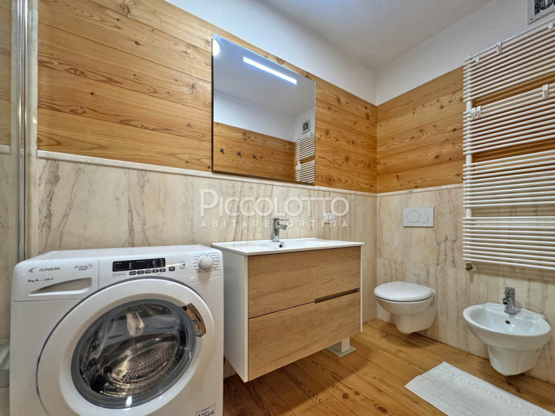 Rif. V5376 - Cortina d'Ampezzo, una delle località sciistiche più prestigiose al mondo. Questo im...