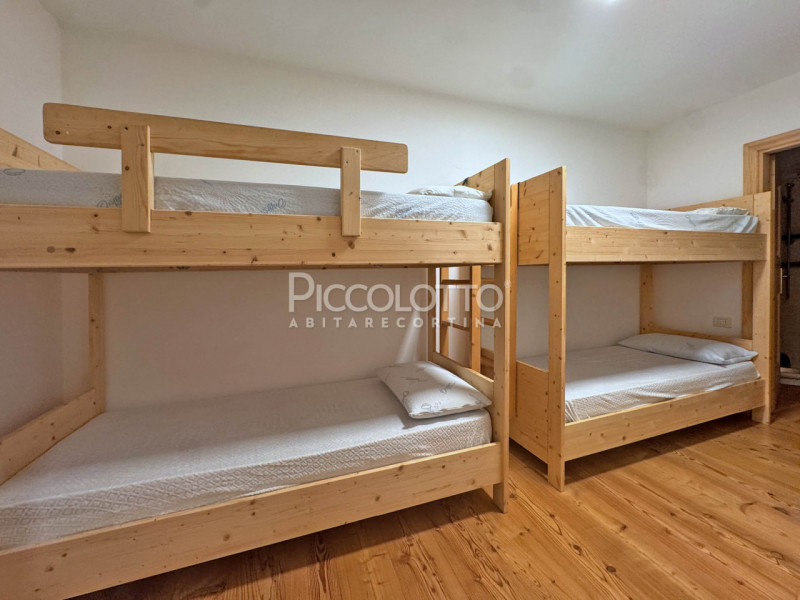 Rif. V5376 - Cortina d'Ampezzo, una delle località sciistiche più prestigiose al mondo. Questo im...