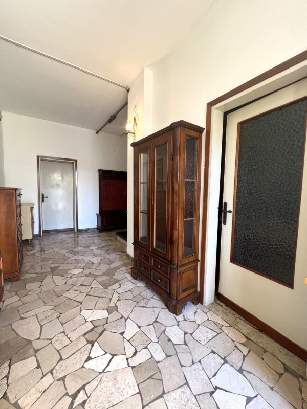 In zona verde e riservata a Marsango, proponiamo in esclusiva questa spaziosa casa singola svilup...