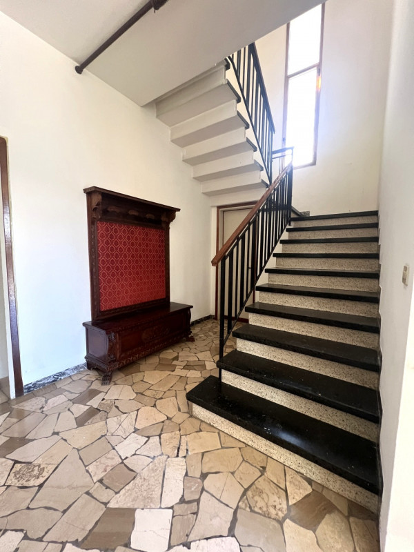 In zona verde e riservata a Marsango, proponiamo in esclusiva questa spaziosa casa singola svilup...