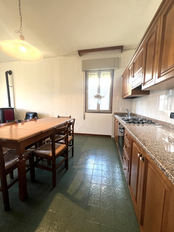 In zona verde e riservata a Marsango, proponiamo in esclusiva questa spaziosa casa singola svilup...