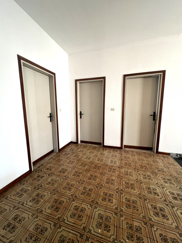 In zona verde e riservata a Marsango, proponiamo in esclusiva questa spaziosa casa singola svilup...