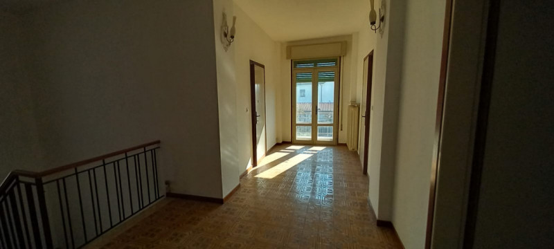 In zona verde e riservata a Marsango, proponiamo in esclusiva questa spaziosa casa singola svilup...