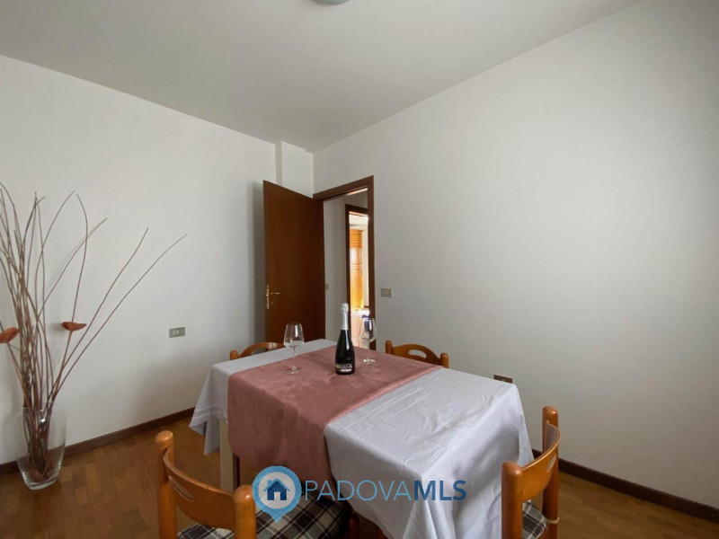 Immobile in esclusiva al Gruppo Padova MLS.
APPARTAMENTO A MONSELICE.
In località San Bortolo, ot...