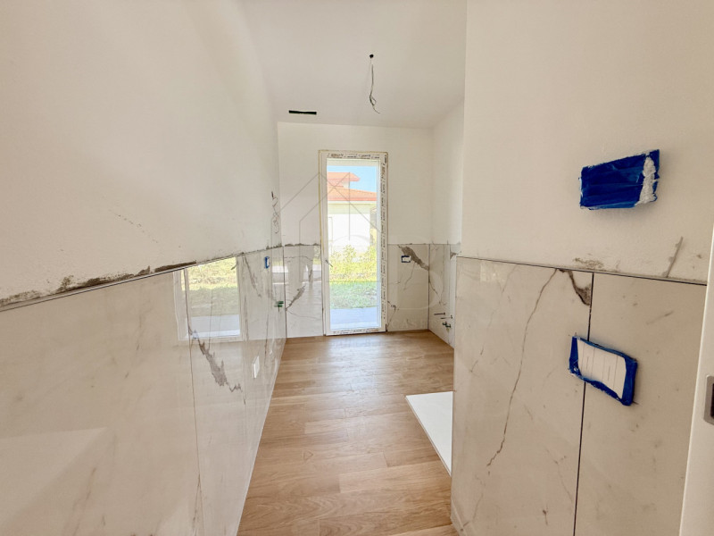 Nel cuore di Abano Terme, in posizione tranquilla ma comoda a tutti i servizi, proponiamo in vend...