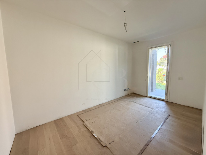 Nel cuore di Abano Terme, in posizione tranquilla ma comoda a tutti i servizi, proponiamo in vend...