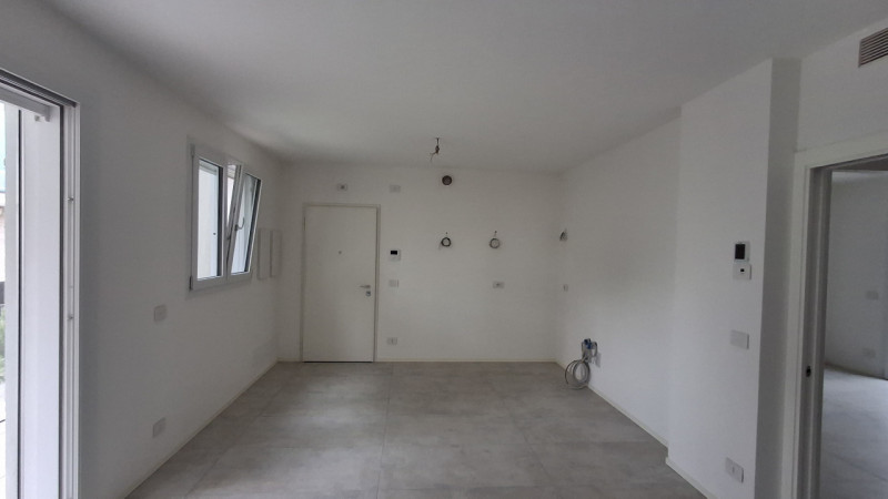 Rif. JC  (per info 3381655389 Andrea S.)

Scopri questo splendido appartamento quadrilocale situa...