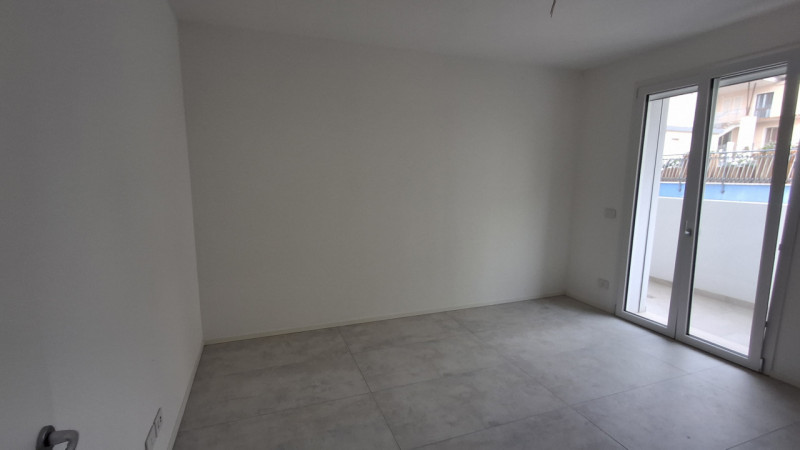 Rif. JC  (per info 3381655389 Andrea S.)

Scopri questo splendido appartamento quadrilocale situa...