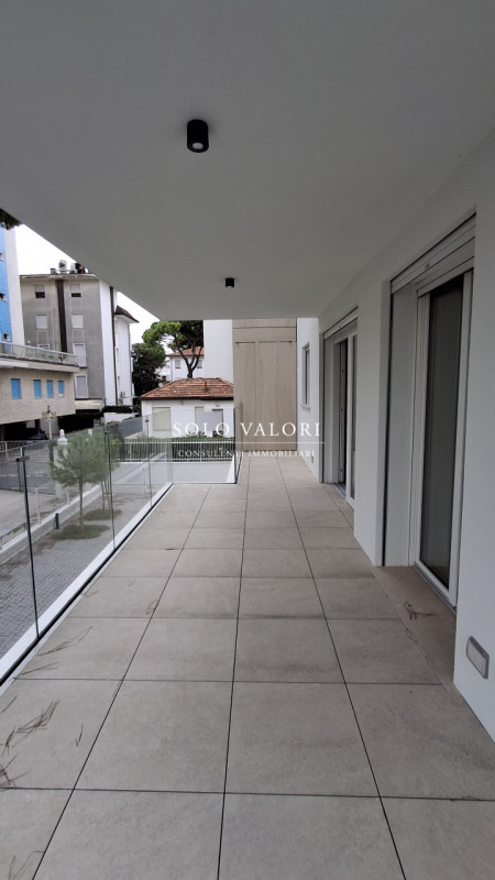 Rif. JC  (per info 3381655389 Andrea S.)

Scopri questo splendido appartamento quadrilocale situa...