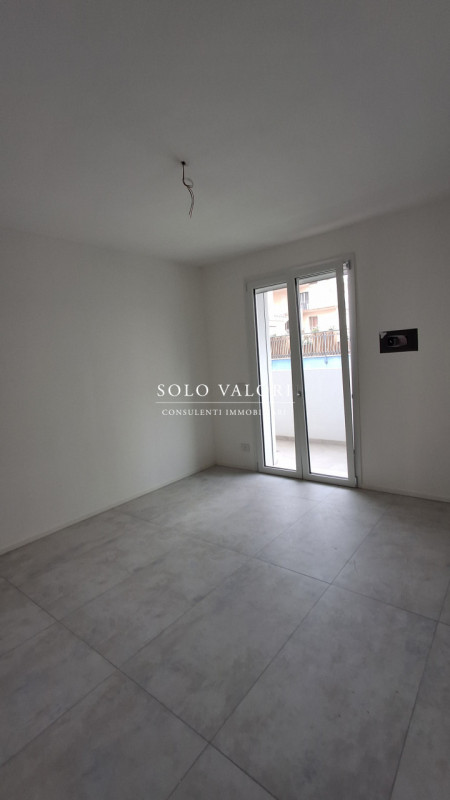 Rif. JC  (per info 3381655389 Andrea S.)

Scopri questo splendido appartamento quadrilocale situa...