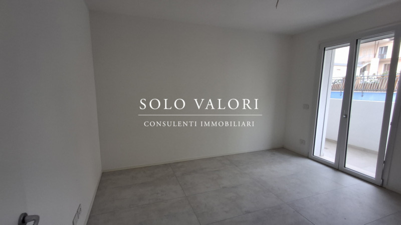 Rif. JC  (per info 3381655389 Andrea S.)

Scopri questo splendido appartamento quadrilocale situa...