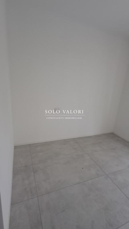 Rif. JC  (per info 3381655389 Andrea S.)

Scopri questo splendido appartamento quadrilocale situa...